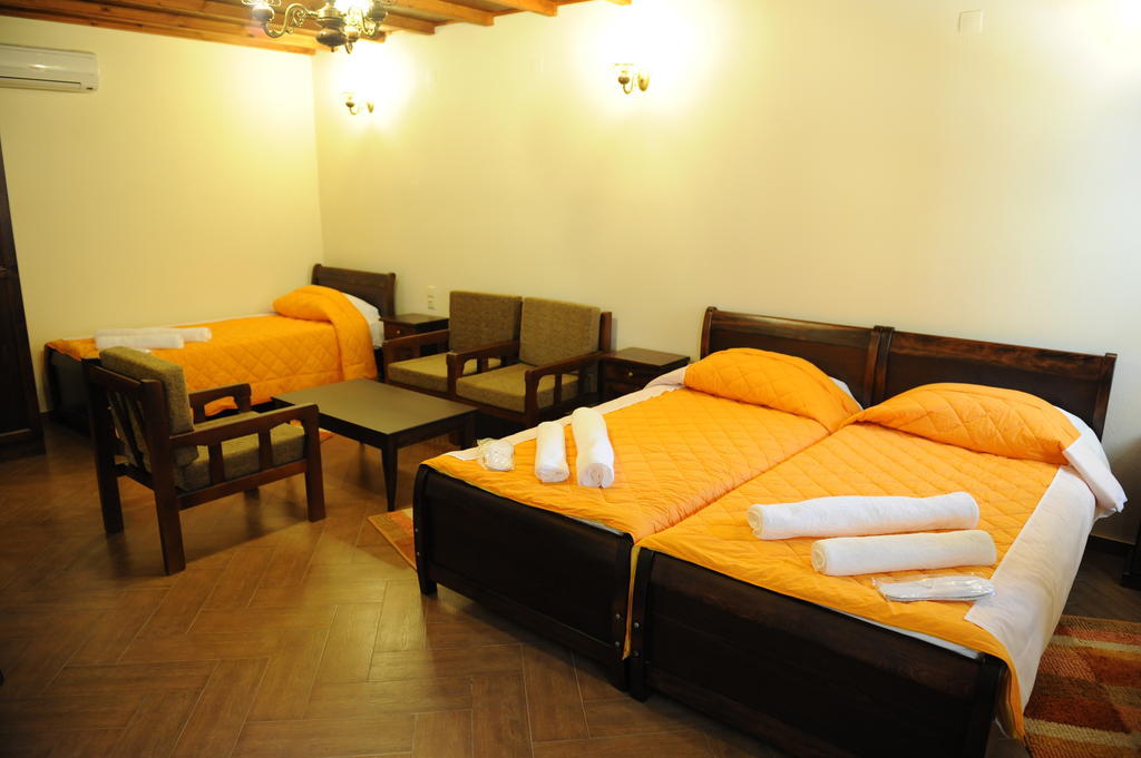 Piges Hotel Gliki Bilik gambar