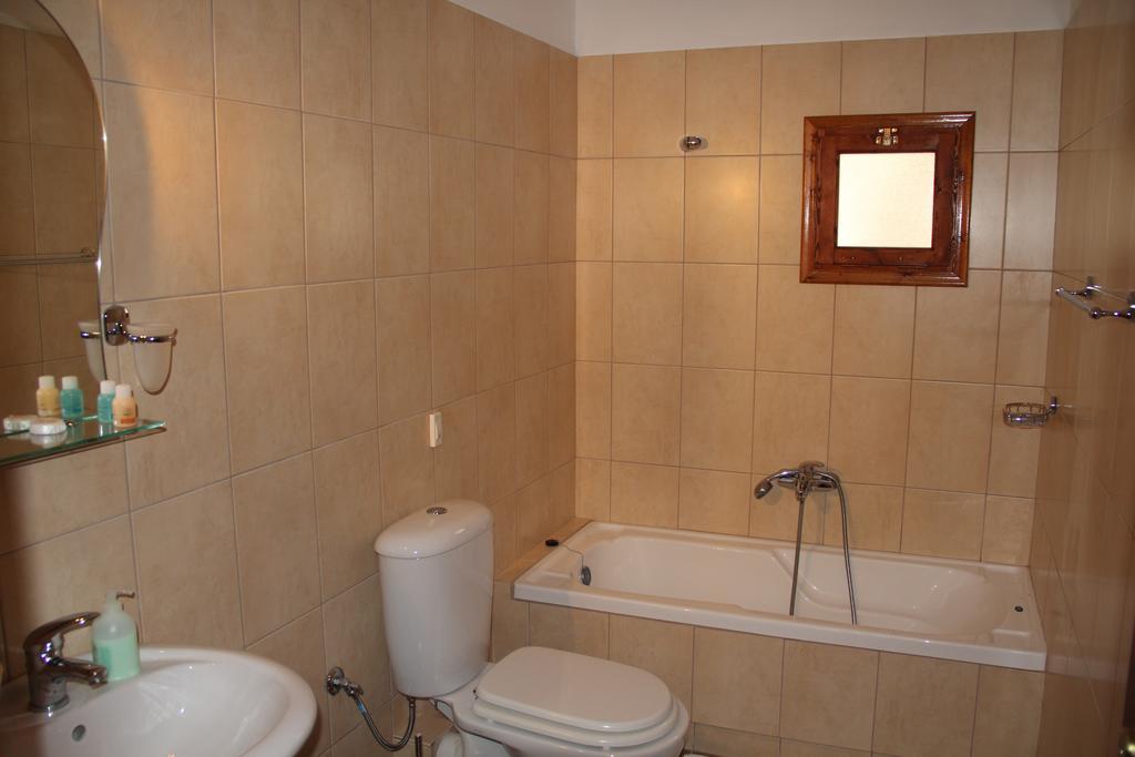Piges Hotel Gliki Bilik gambar